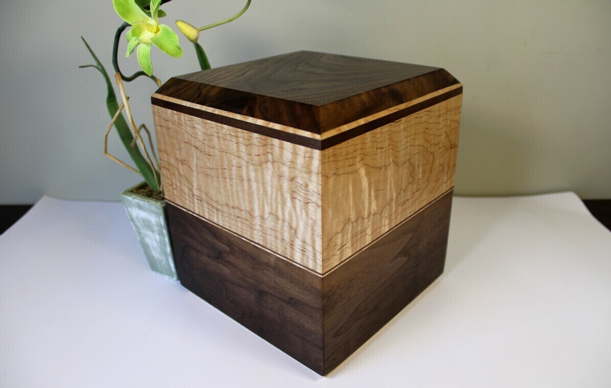 Ourly Maple and Black Walnut Wooden Cremation Urn Curly Maple and Black Walnut Wooden Cremation Urn