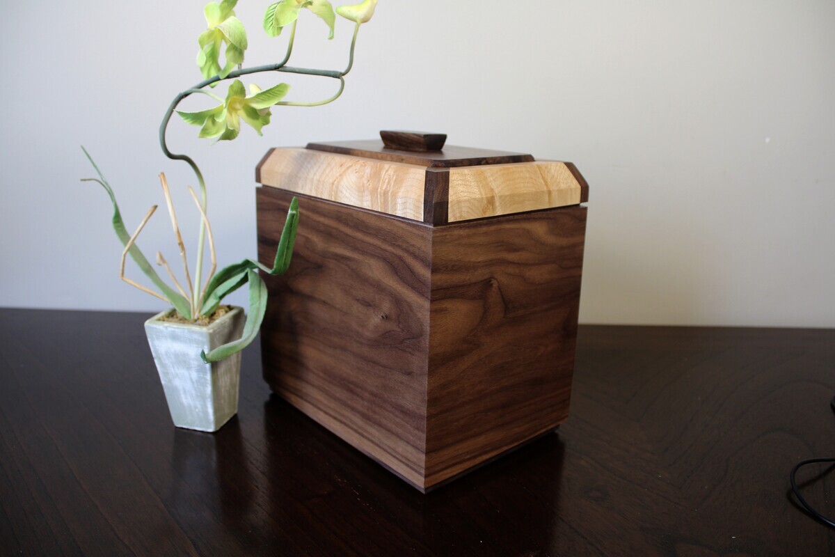 Black Walnut & Figured Maple with integrated compartment Black Walnut & Figured Maple with integrated compartment
