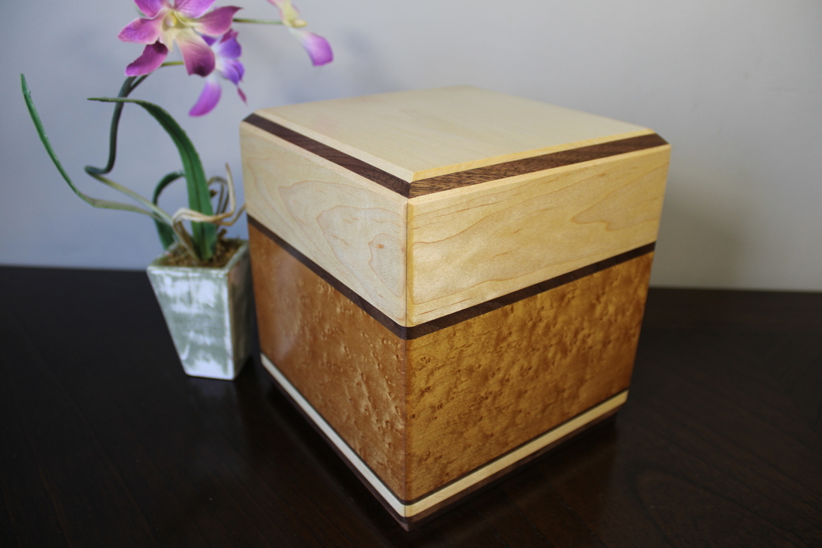 Light Maple & Torrefied Bird's Eye Maple Light Maple & Torrefied Bird's Eye Maple